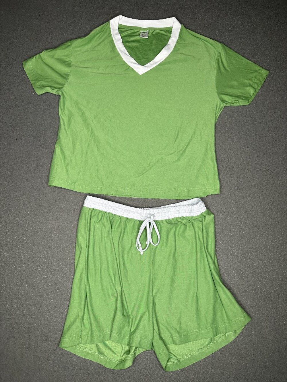 Lissome Lounge Women's Green Size M Short Sleeve V-neck Top & Short Set